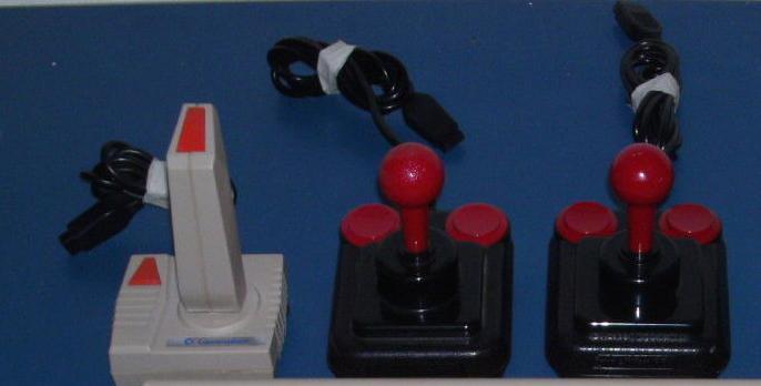 3 joysticks voor de commodore 64