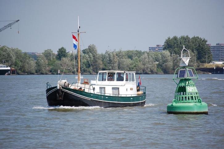 IJsselaak (platbodem) als woonboot geschikt te maken