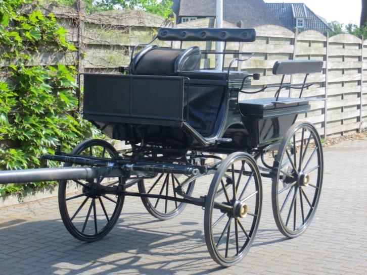 **Mooie wagonette van den Heuvel**