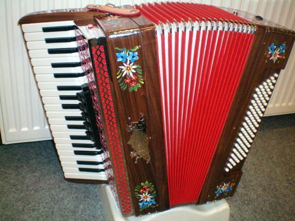 ACTIE:Silvetta steirische accordeon/ ZONDAG 26 JUNI OPEN.