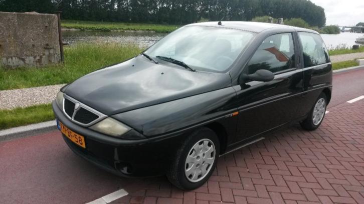Lancia Y 1.2 1998 Zwart