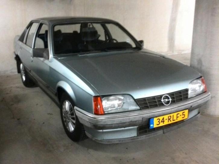 Opel Rekord 1985 Blauw