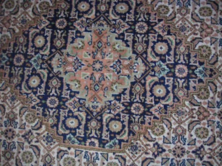 Handgeknoopte perzische tapijt