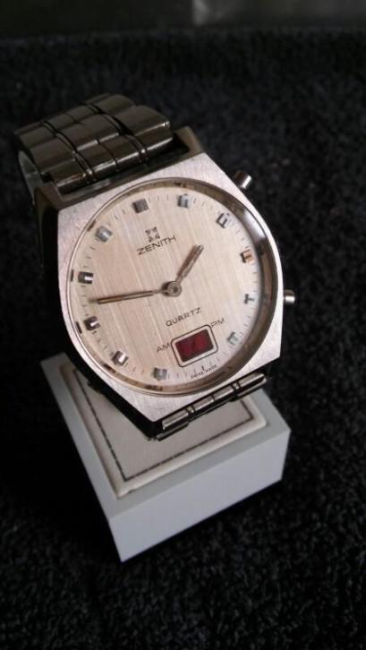Zenith horloge quartz led van de 70,s zie foto's