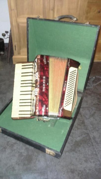 accordeon Hohner +/_1939 Verdi II