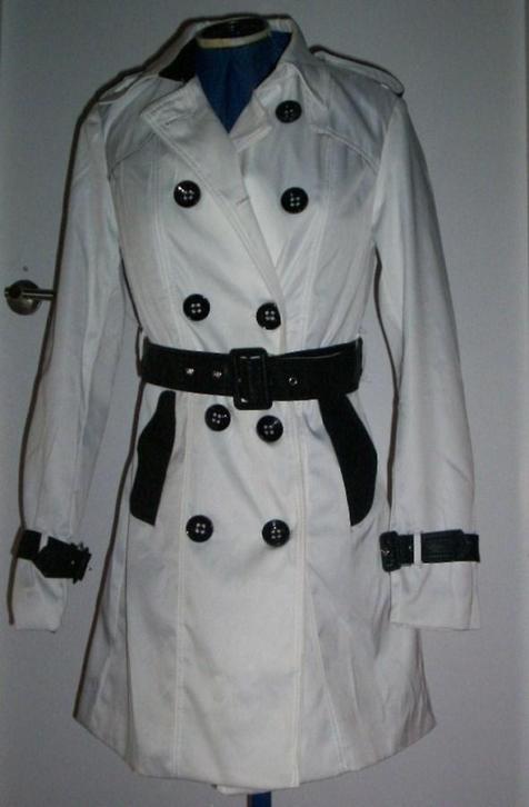 Witte zomer jas, trench coat met zwarte accenten maat 38