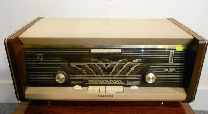 0607-1462 Vintage Philips Radio A3 260 92
