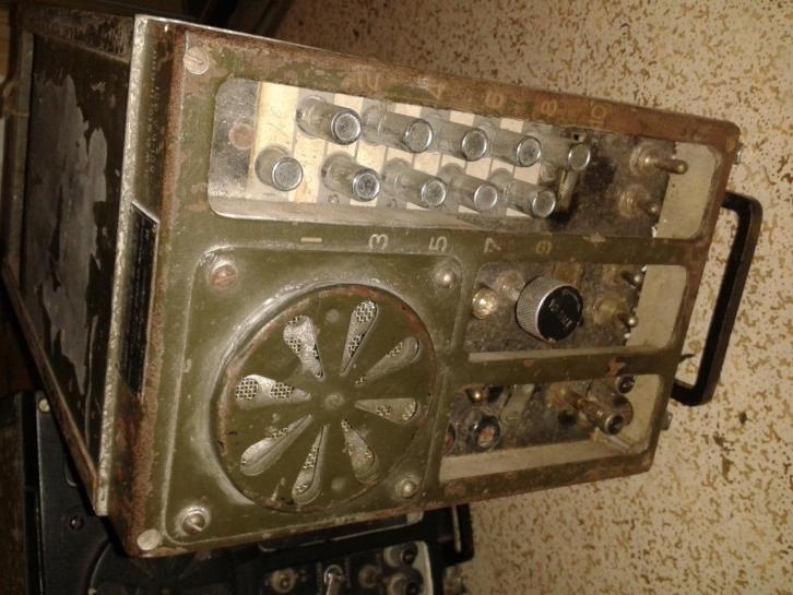 2X Voertuigen Radio Receiver Signal Corps WO2 WW2