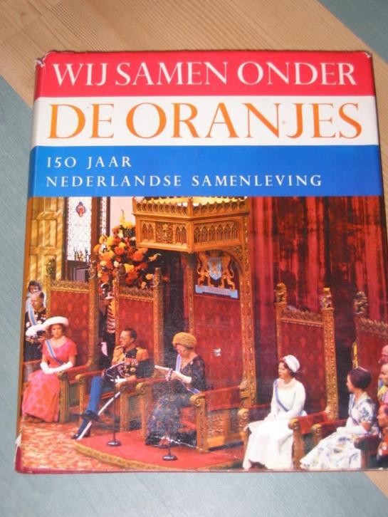 pakket boeken over de geschiedenis van Oranje