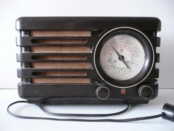 Oude lampen / buizen radio van Philips