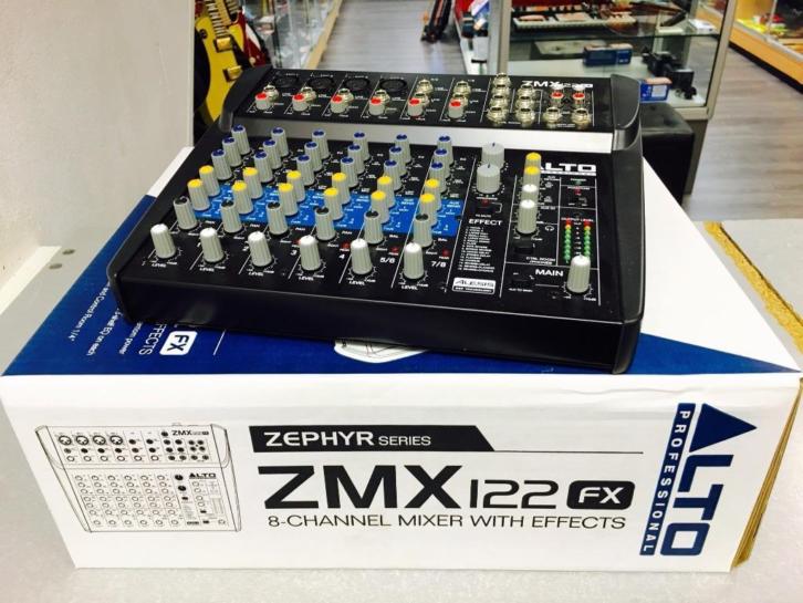 Alto Pro Zephyr ZMX122FX 6-kanaals live mixer + adapter