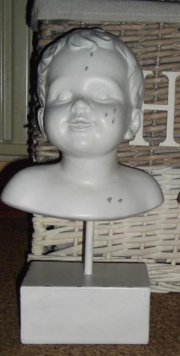 Witte brocante buste beeld borstbeeld kinderhoofd