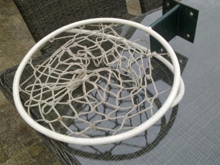 stalen basketbal ring met net