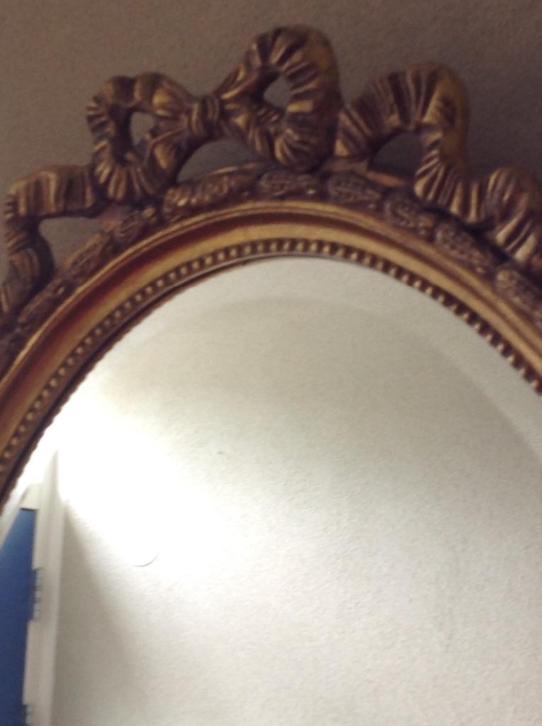 Klassieke facet geslepen spiegel met ornament