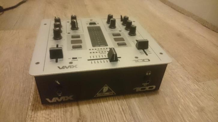 mengpaneel / mixer Behringer VMX 100 mixer