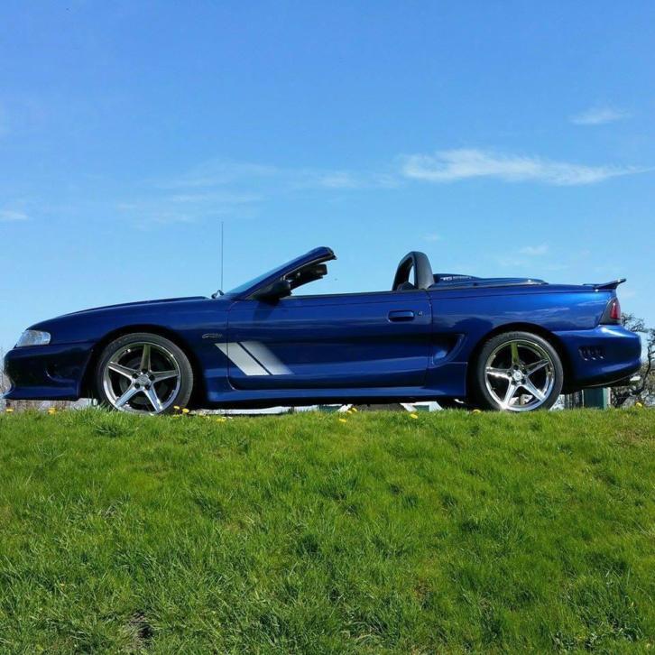 Mustang Saleen S281 - 4.6 Supercharged Convertible