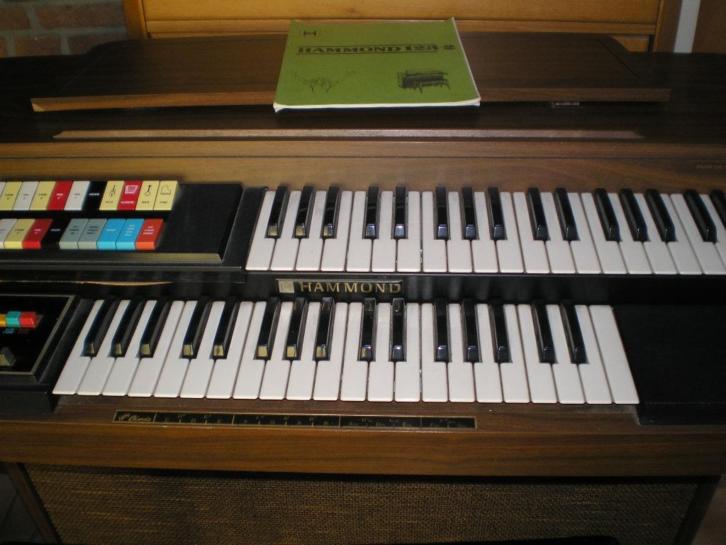 Hammond orgel met ritme incl bankje