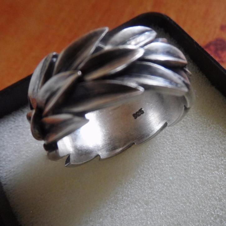 Massieve Design Zilveren Brede Ring / Mt 18