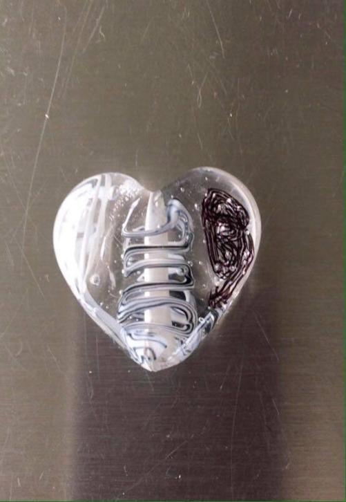 Handgemaakt hart van glas zwart wit spiraal NIEUW.