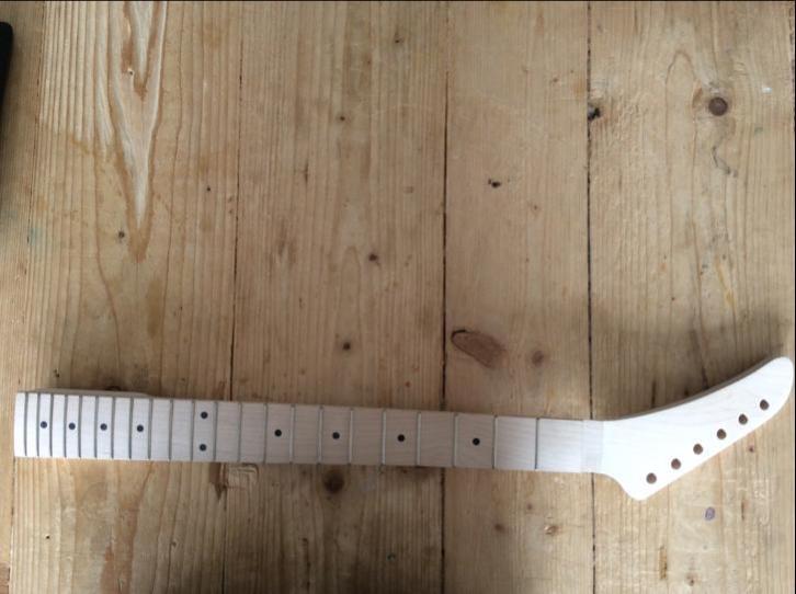 22 frets maple gitaarhals met reversed headstock