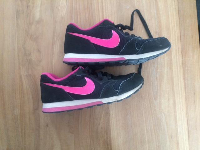 Zwart- roze Nike sportschoen maat 36,5