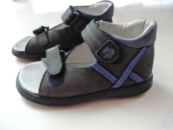 Nieuw: leren sandalen van Jella, maat 25