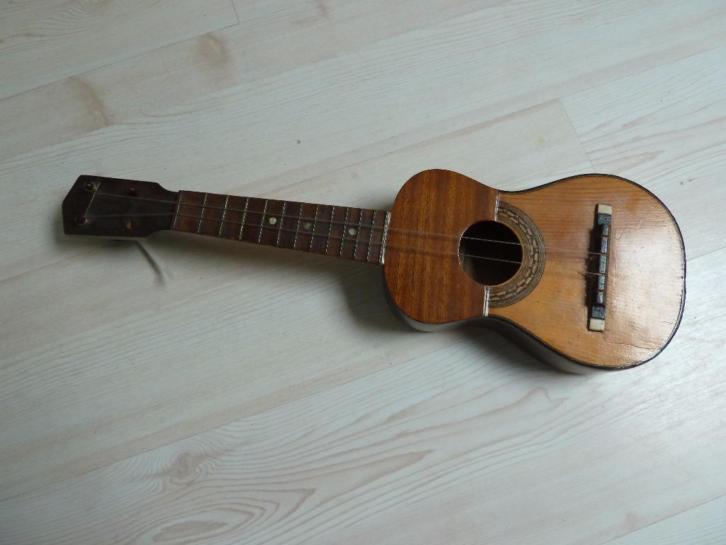 ukulele (vintage)