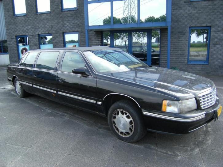 Cadillac Fleetwood 1997 Zwart