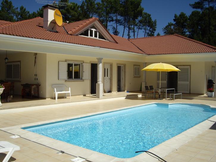 PORTUGAL , te koop prachtige villa met zwembad.