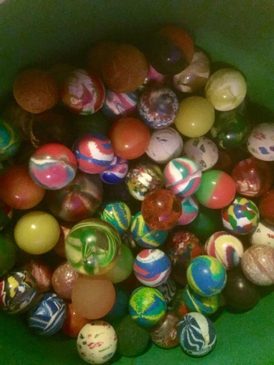 Stuiterballen verzameling kauwgomballen automaat