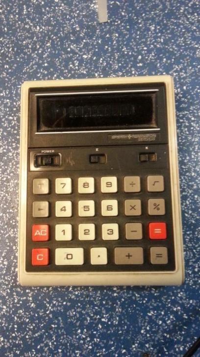 556 vintage calculator sperry remington 825GT op batterij