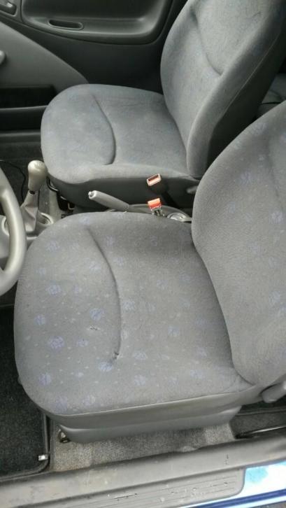 Toyota yaris bj.2002 stoelen onderdelen