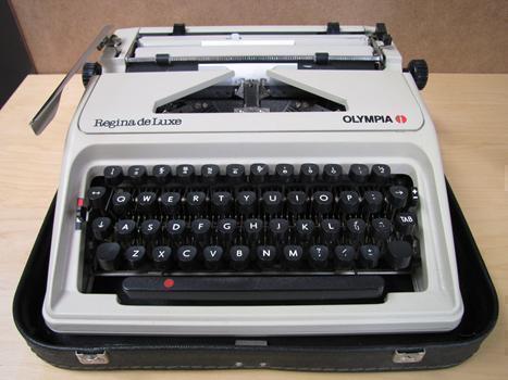 7313 - typemachine typemachine olympia regina de luxe €25