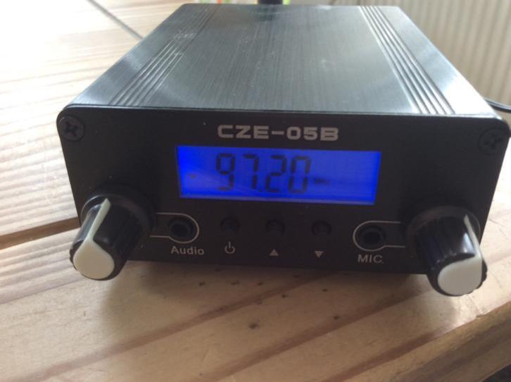 Fm Zender / Transmitter CZE-05B 0.5W 1.7" LCD Stereo