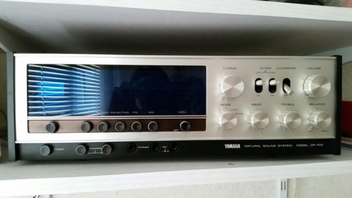 Vintage Yamaha receiver CR 700