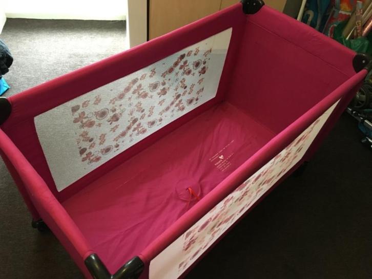 Prenatal campingbedje kleur roze incl reismatras