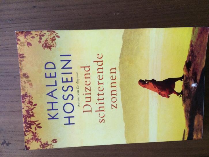 boek Khaled Hosseini Duizend schitterende zonnen