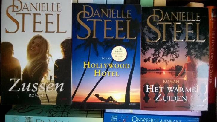 25 stuks Danielle Steel. Als nieuw