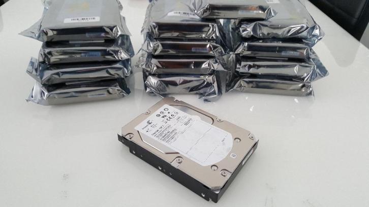 6 stuks Seagate HDD's SAS 600GB 15K7