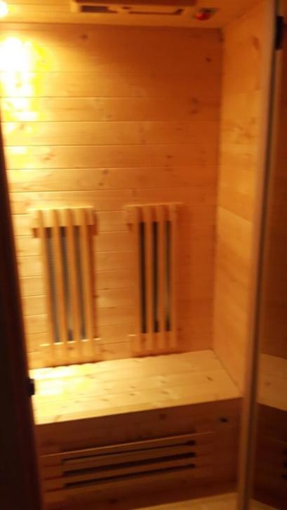 Aangeboden infrarood sauna