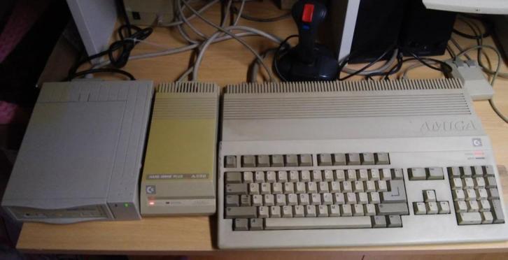 Commodore Amiga 500 met A590 HD en ext CD