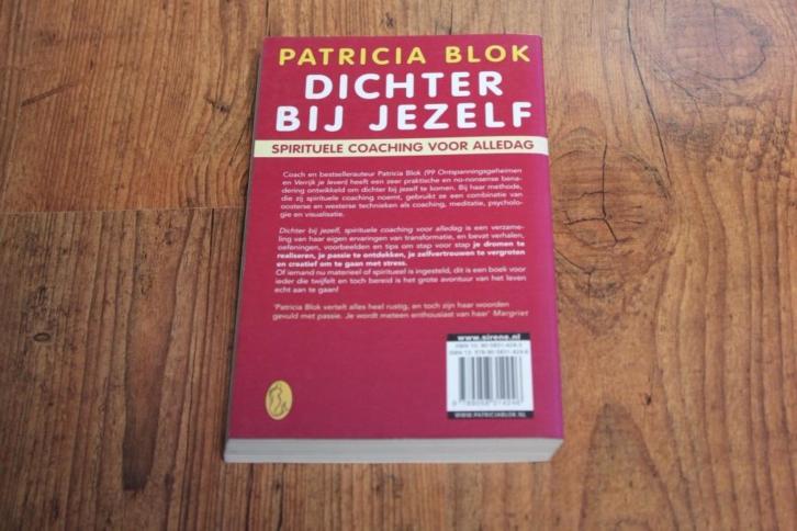 727) Dichter Bij Jezelf. Auteur: Patricia Blok
