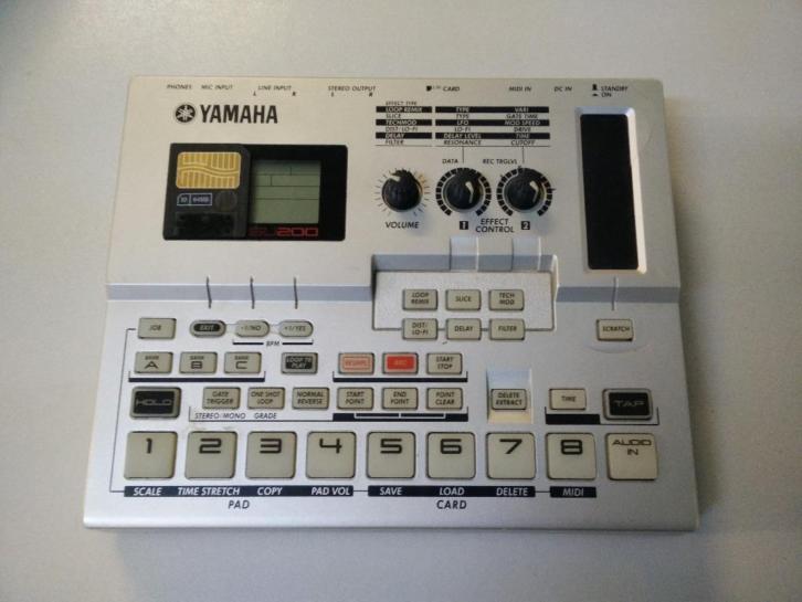 Yamaha Su200 Sampler + 64MB SmardCard