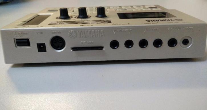 Yamaha Su200 Sampler + 64MB SmardCard