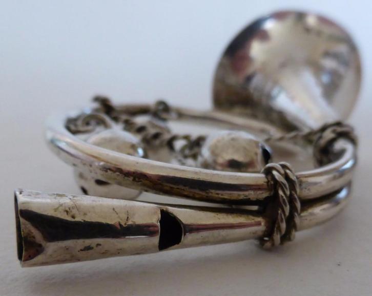 19 de eeuwse zilveren rammelaar posthoorn met 3 belletjes/fl