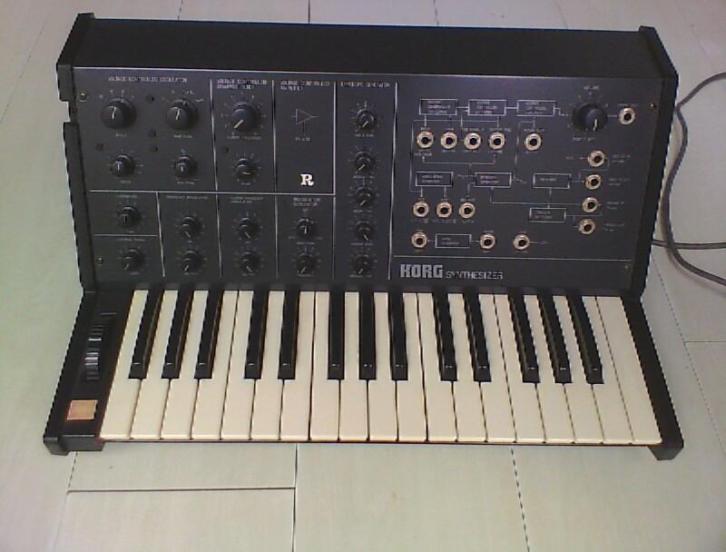 KORG MS10 synthesizer