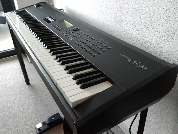 Yamaha S90 Music Synthesizer