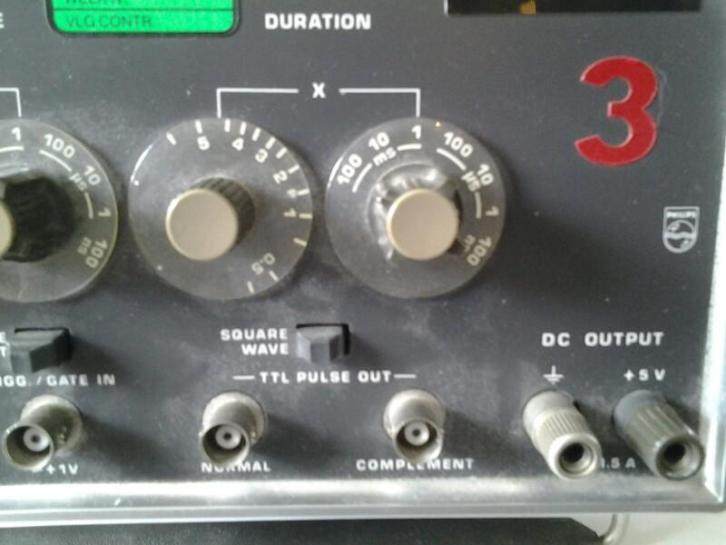 Puls generator , Sequencer. Philips PM 5704 0.1 - 10 mhz