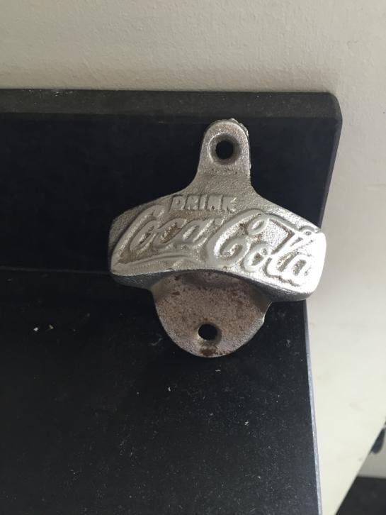 Originele Coca Cola wand flessen opener