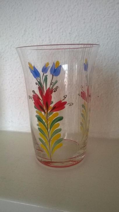 Glaasjes / Glazen te koop! Met mooie geverfde bloembewerking